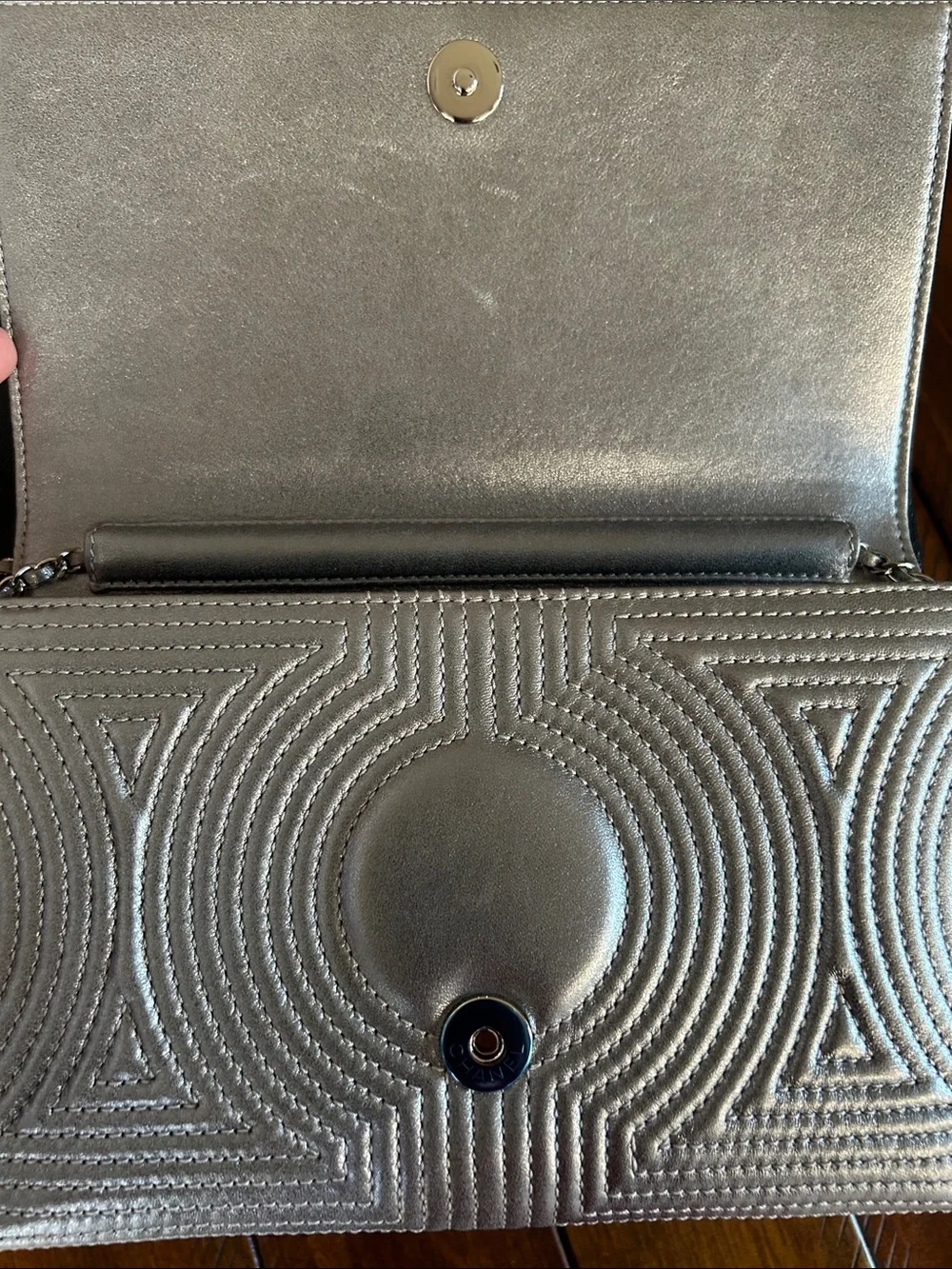 CHANEL Silver Quilted Leather Crossbody bag with Chain